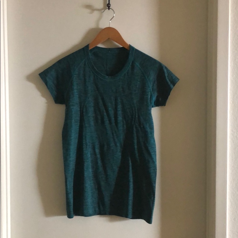 Lululemon t-shirt